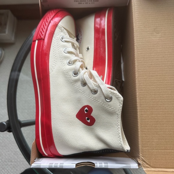Converse Comme des Garçons Play x White Sneakers with Red soles. - Picture 7 of 11